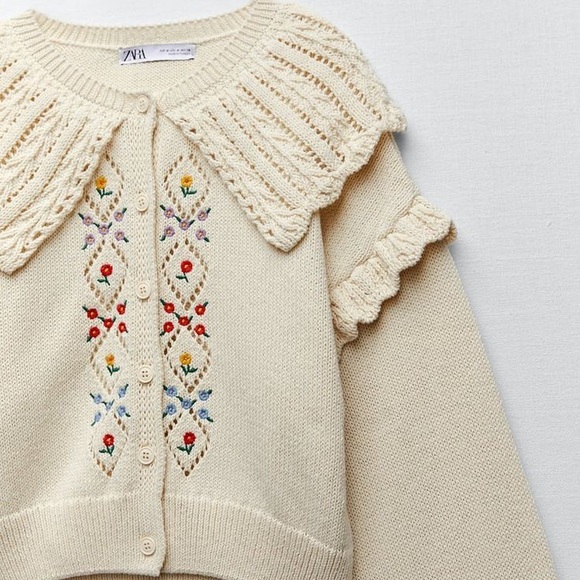 Zara Sweaters - Zara Flower Cardigan